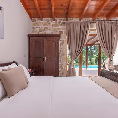 酒店 阿丽亚皇宫酒店及别墅 5*